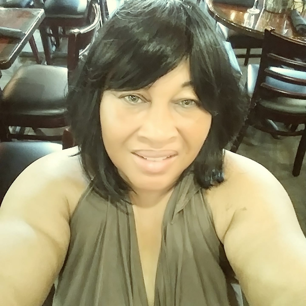 Meet your Posher, Carrie